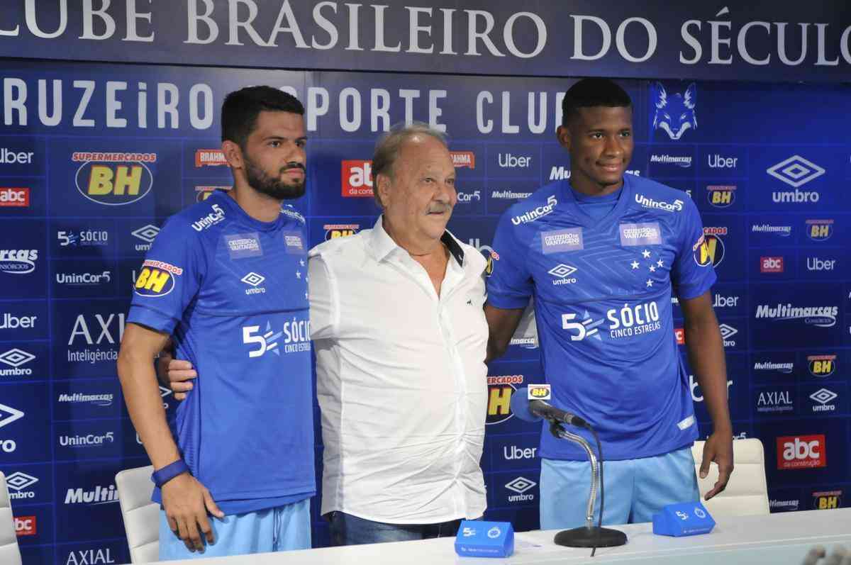 Cruzeiro apresentou o volante Jadson e o lateral-direito Luis Orejuela, primeiros reforos para a temporada