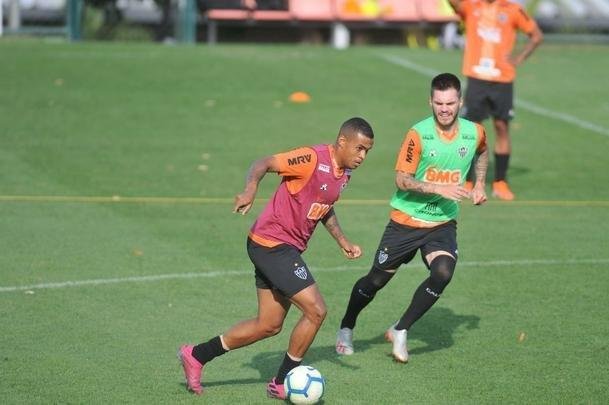 Veja fotos do treino na Cidade do Galo 