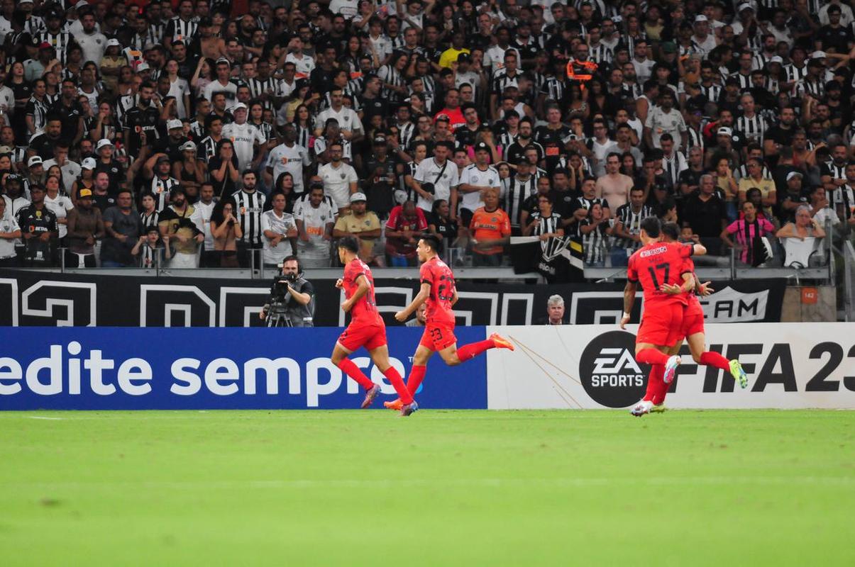 Fotos do jogo entre Atltico x Libertad, pela Copa Libertadores