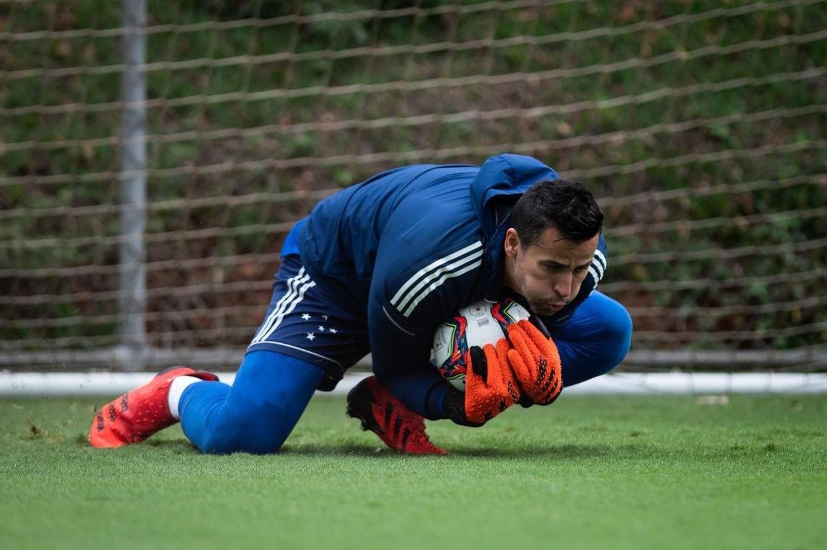 Fotos do treino do Cruzeiro desta segunda-feira (18/10)