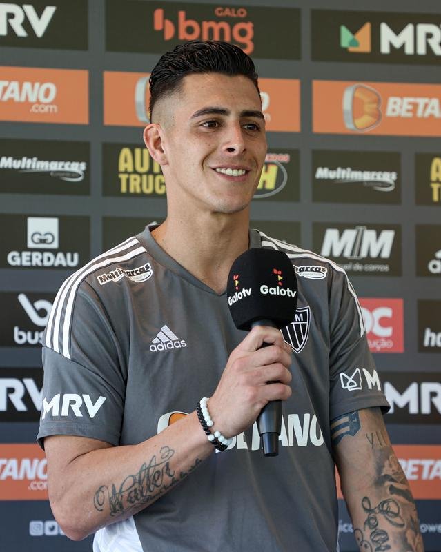 Fotos da apresentao do atacante Pavn no Atltico