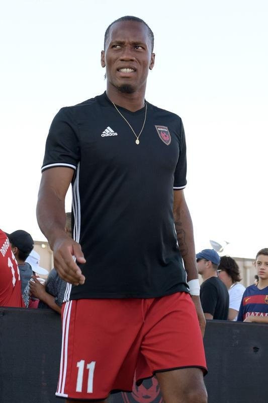 Em 2017, o Corinthians tentou, sem sucesso, contratar Didier Drogba, um dos maiores centroavantes da história do Chelsea, com 164 gols em 381 jogos oficiais. Dois anos depois, o marfinense explicou porque preferiu ir para o Phoenix Rising, dos Estados Unidos, em vez de defender o Timão no Brasil. ''É um clube grande e eu tenho muito respeito pelo Corinthians e pelos meus irmãos brasileiros, mas eu decidi ir por outro caminho ser coproprietário de um clube, agora sou dono de um clube. Minha visão foi a longo prazo, não apenas uma visão de um ou dois anos, Foi por isso que eu decidi ir para os Estados Unidos e abraçar esse desafio''.