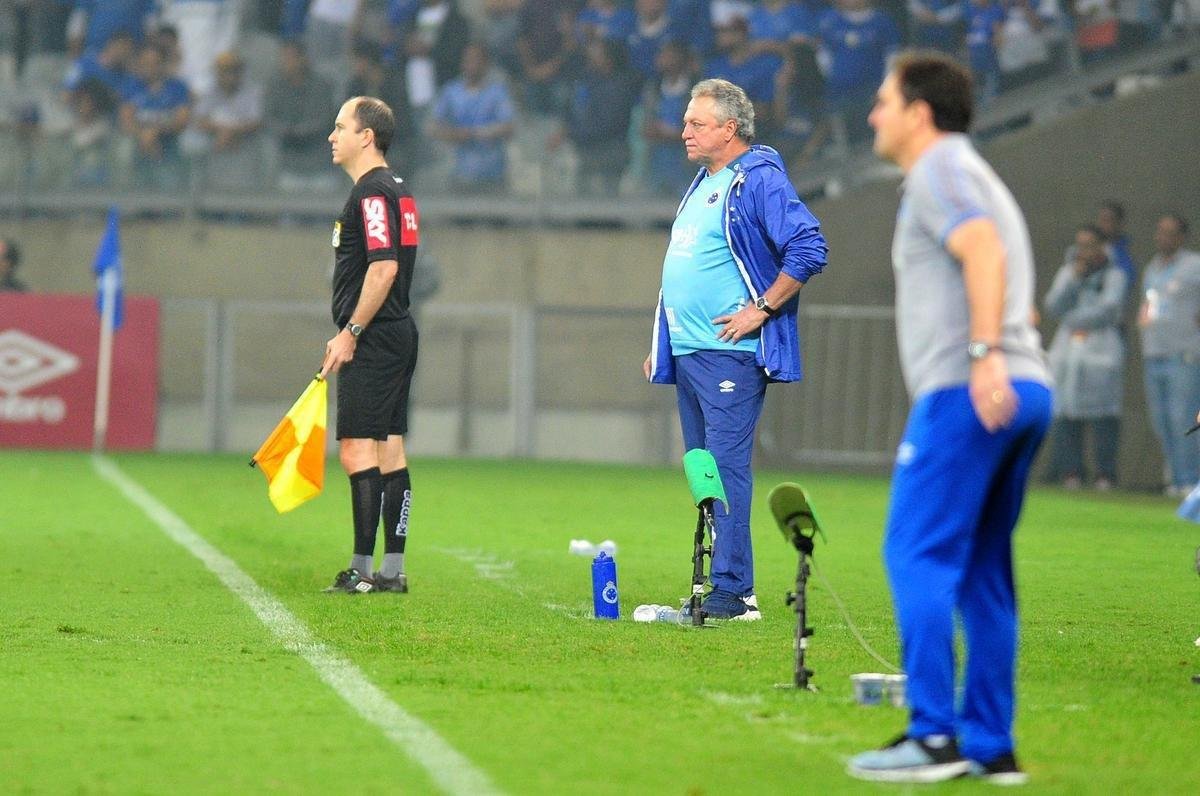Fotos do duelo entre Cruzeiro e Ava, no Mineiro, pela 33 rodada do Campeonato Brasileiro