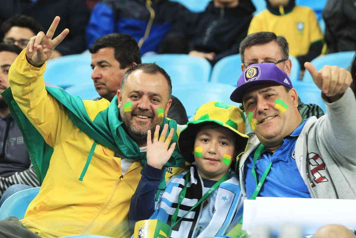 Torcedor acompanhou partida entre Brasil e Equador, na Arena do Grmio, em Porto Alegre