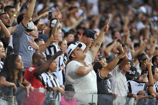 Fotos do gol de Ademir, o terceiro do Atltico sobre a Caldense, no Mineiro, na partida de volta da semifinal do Mineiro
