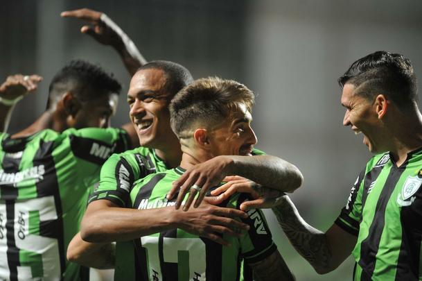 Fotos do jogo entre Amrica e Cuiab, no Independncia, pela 16 rodada da Srie B