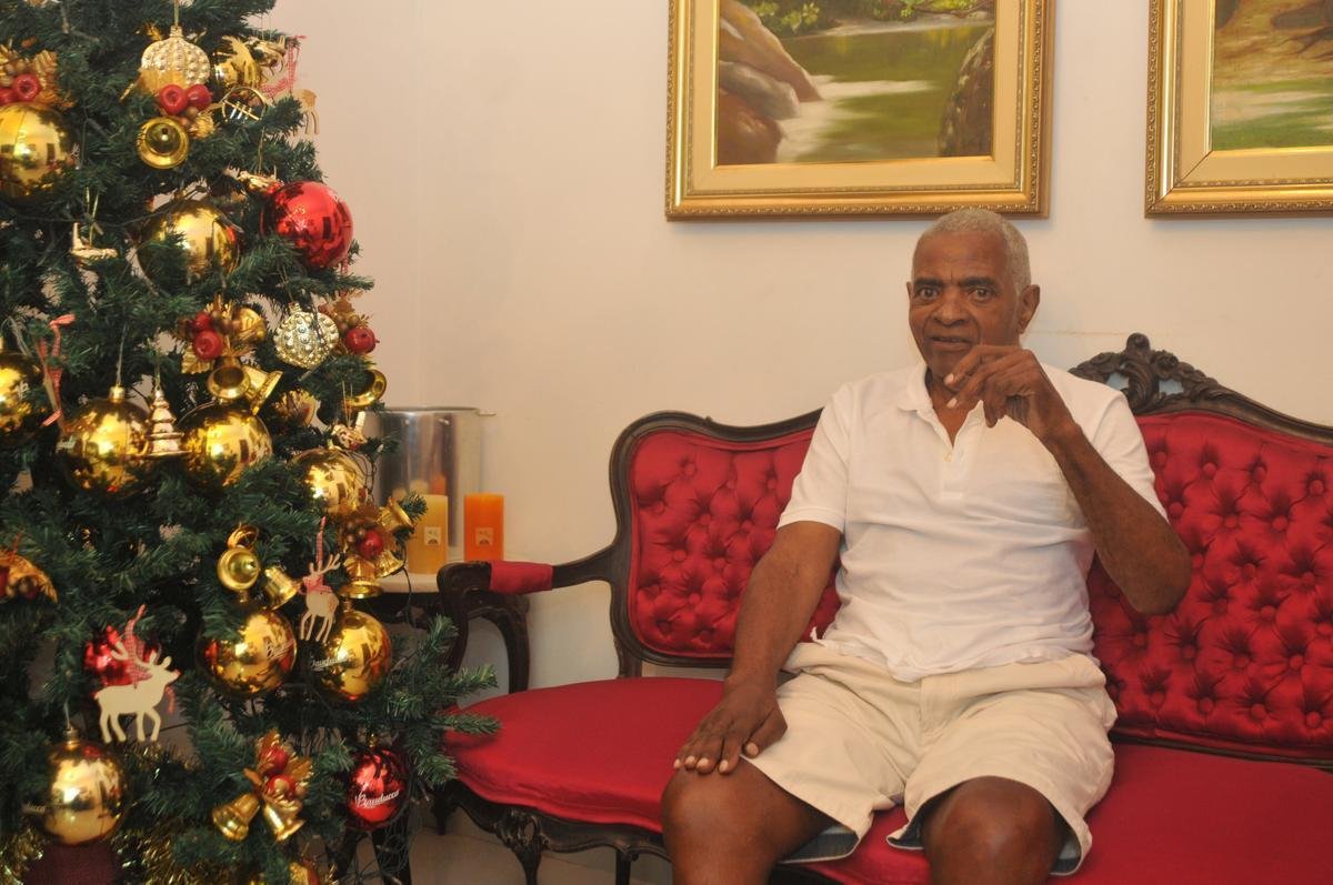 Imagens do ex-jogador do Cruzeiro Z Carlos