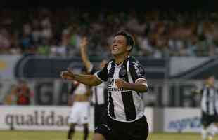 24 - Eduardo - 2007/2008 - 36 jogos / 10 gols - 0,277 por jogo