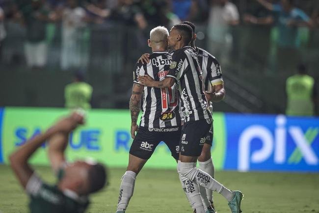 Fotos do jogo entre Gois e Atltico no Estdio da Serrinha, em Goinia, pela quarta rodada do Campeonato Brasileiro