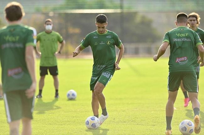 Mancini comandou primeiras atividades no Coelho nesta semana