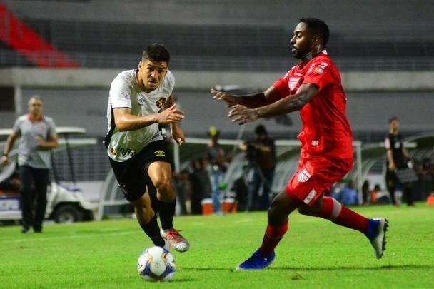 Pela 27ª rodada da Série B, CRB e Sport se enfrentaram no estádio Rei Pelé, em Maceió e, mais uma vez, o Leão saiu de campo com um empate, sendo o 13º na competição.