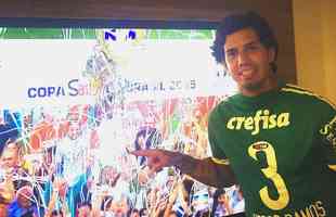 Victor Ramos, de 31 anos, ex-zagueiro de Gois, Vitria e Palmeiras, rescindiu seu contrato com o CRB no fim do ano passado e est sem clube desde ento.