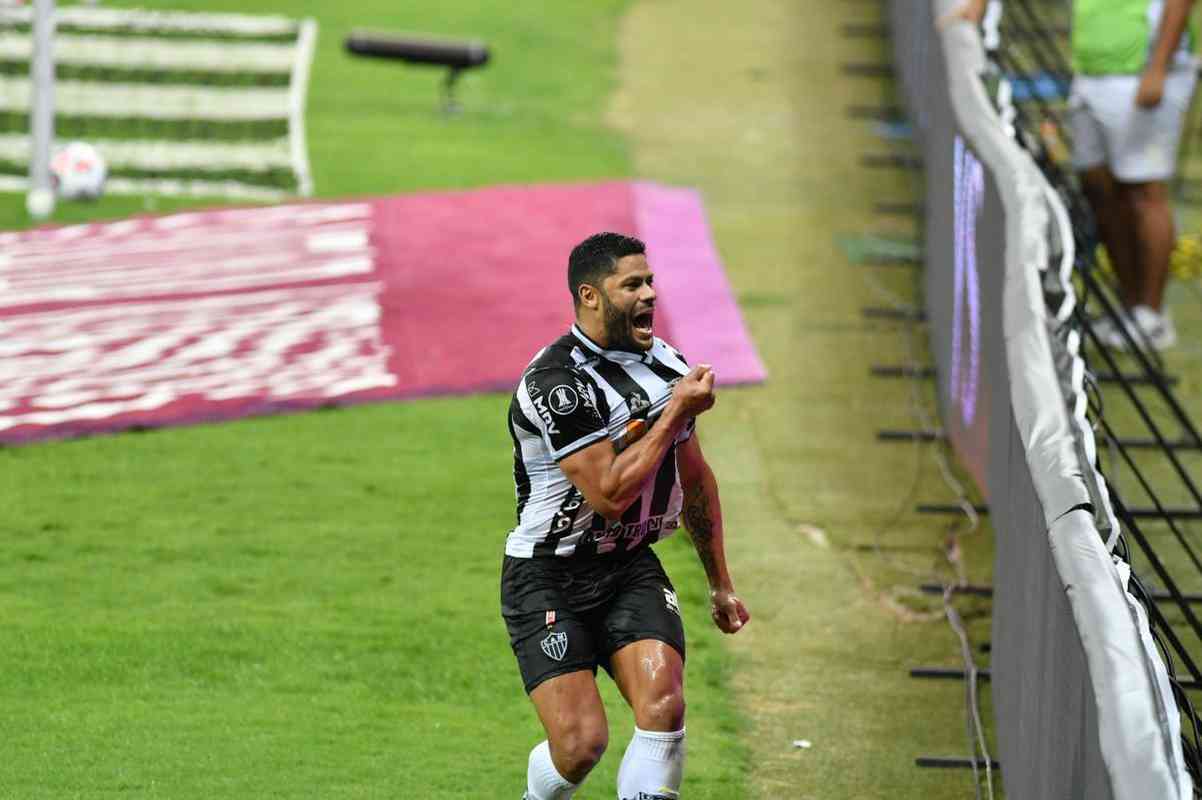 Fotos do golao de Hulk sobre o River Plate no Mineiro