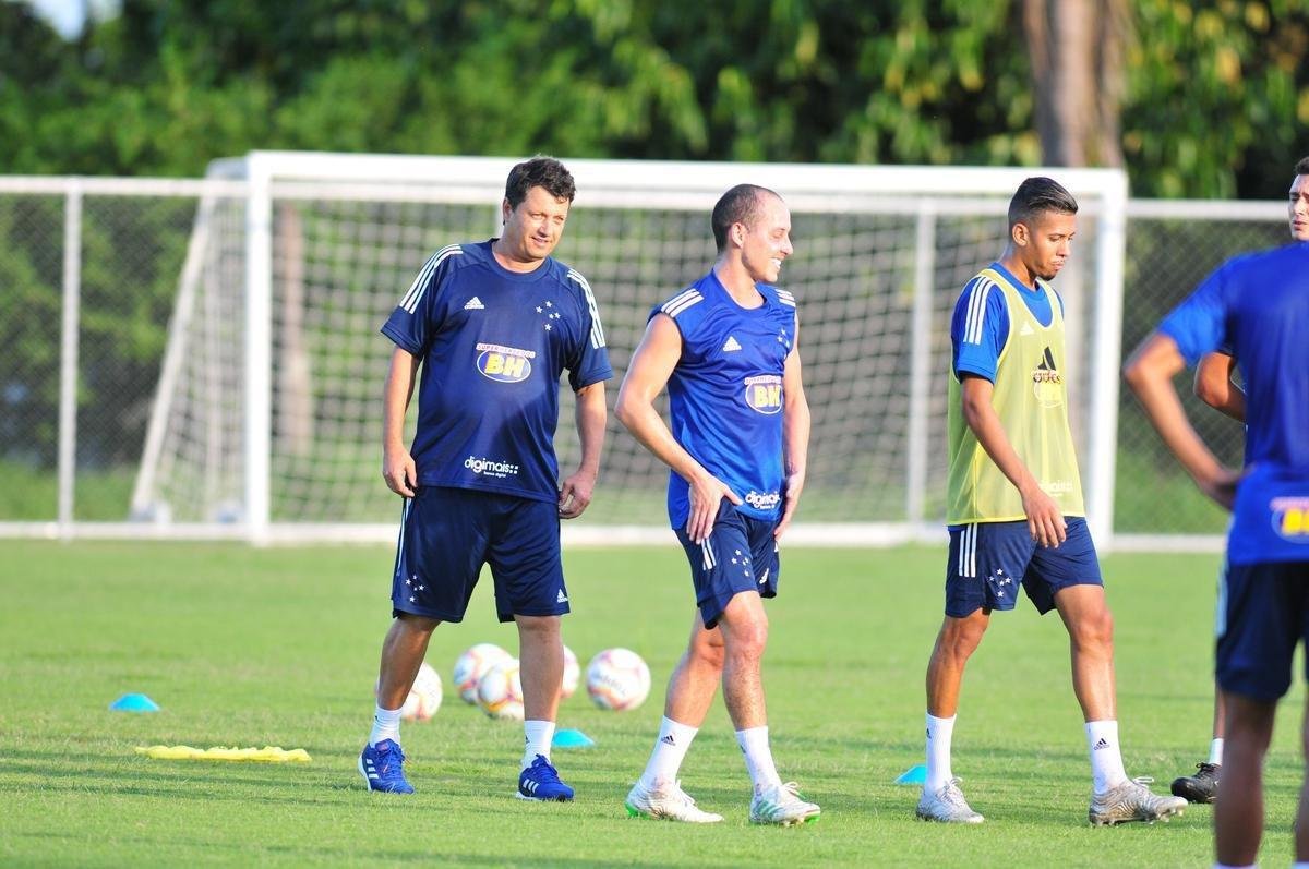 Fotos da reapresentao do Cruzeiro na Toca da Raposa II