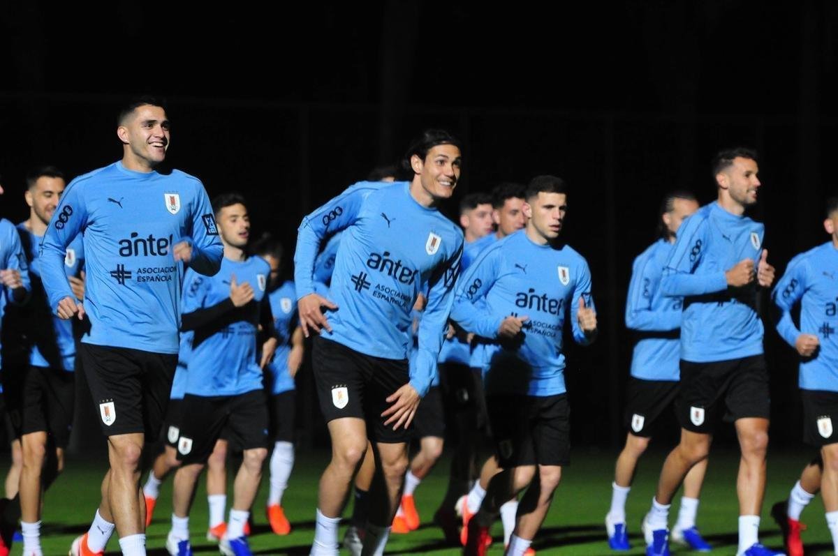 Imagens do primeiro treino da Seleo Uruguaia no Sesc Venda Nova, em Belo Horizonte