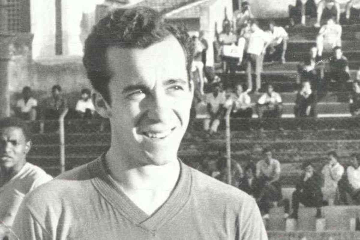 Tostão: jogou no América entre 1962 e 1963 e no Cruzeiro entre 1963 e 1974