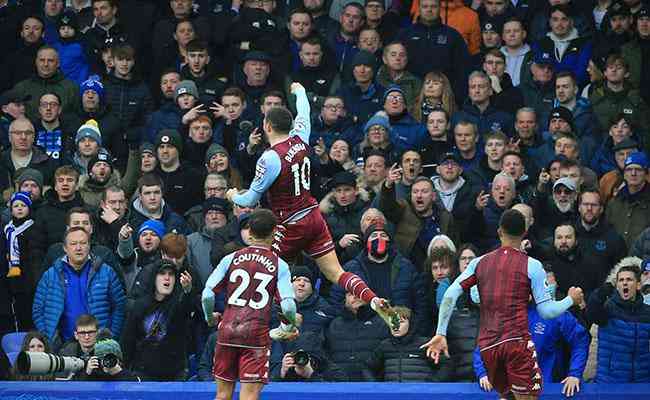 Aston Villa venceu com gol de Buendía, no último lance do primeiro tempo