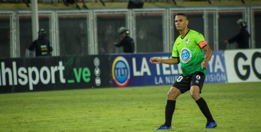 10 - Gustavo Adlgo Rojas Rocha:  o mais experiente do grupo. Aos 37 anos, o jogador est em sua segunda temporada pelo clube. Na primeira, ele foi campeo venezuelano. O meia sempre jogou no pas: Zulia, Aragua e Deportivo La Guaira. 