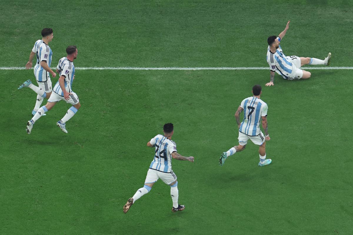Messi abriu o placar para a Argentina sobre a Frana na final da Copa do Mundo. Veja o gol de pnalti por todos os ngulos