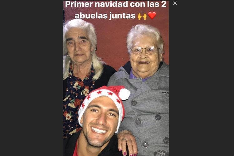 Arrascaeta comemorou o fato de poder passar o primeiro Natal com as duas avs juntas