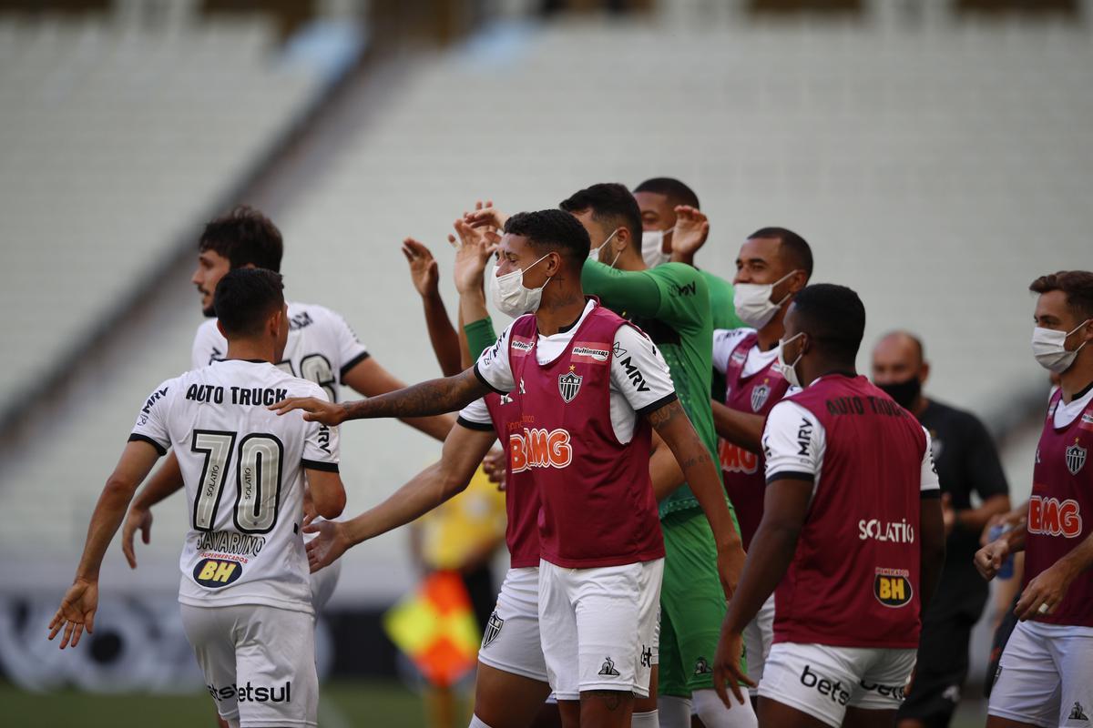 Fotos do jogo entre Ceará e Atlético, que terminou empatado por 2 a 2