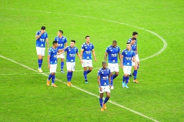 Primeiro tempo teve River superior nos primeiros 30 minutos; Cruzeiro equilibrou as aes na reta final