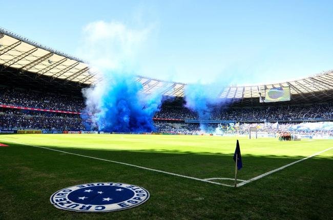 Fotos da torcida do Cruzeiro no jogo contra o Sampaio Corra