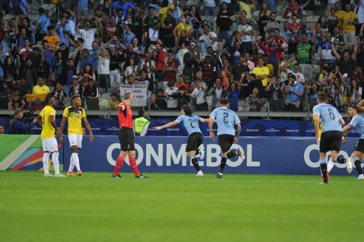Fotos de Uruguai x Equador, no Mineiro