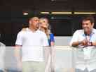 Ronaldo e esposa acompanham clssico entre Cruzeiro e Atltico no Mineiro
