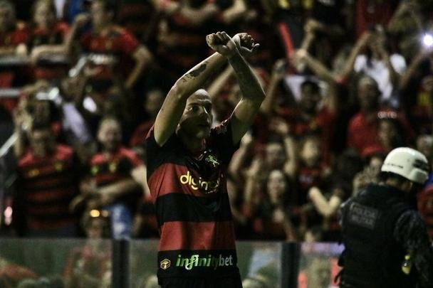 Em campo, Sport e Criciúma se enfrentam pela 34ª rodada da Série B