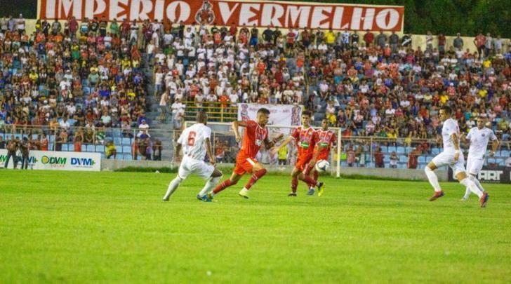 11ª rodada - 8/7
Imperatriz 2x0 Náutico
Após ter o volante Josa expulso ainda no primeiro tempo, o Náutico não suportou a pressão do Imperatriz, atuando fora de casa. Resultado que trouxe de volta as críticas e as cobranças em cima do elenco alvirrubro. Momento de instabilidade