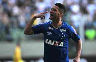 Thiago Neves colocou o Cruzeiro em vantagem no clássico: 1 a 0