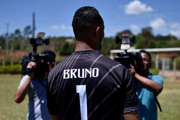 Goleiro Bruno foi apresentado neste sbado pelo Poos de Caldas