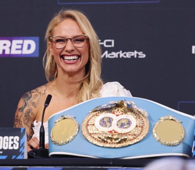 Fotos da boxeadora australiana Ebanie Bridges