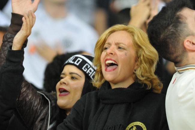 Fotos dos torcedores do Atltico no confronto entre Galo e Tolima, na noite desta quarta-feira (25), no Mineiro, em Belo Horizonte. A partida foi vlida pela 6 rodada da fase de grupos da Copa Libertadores.