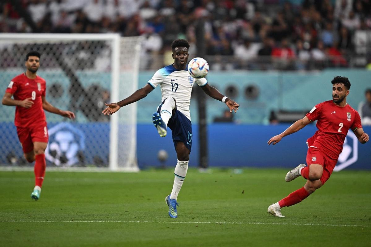 Inglaterra e Ir, no primeiro jogo do Grupo B da Copa do Mundo.