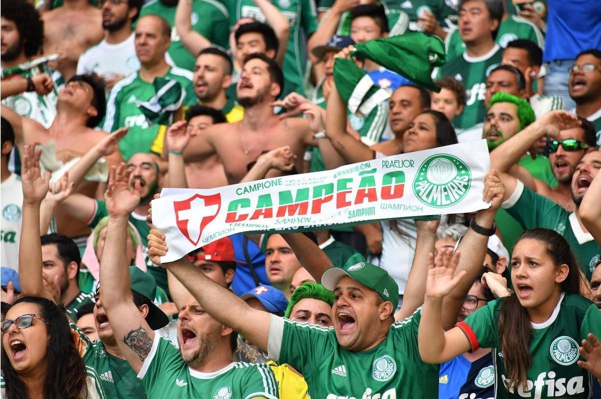Palmeiras vence Chapecoense no Allianz Parque e conquista nono ttulo brasileiro. Dudu ergueu a taa