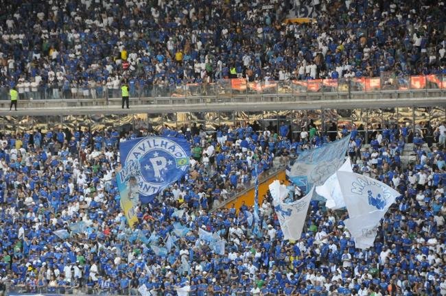 Fotos da torcida do Cruzeiro, no Mineiro, na partida contra a Ponte Preta pela 13 rodada da Srie B do Campeonato Brasileiro. Mineiro recebeu grande pblico mais uma vez