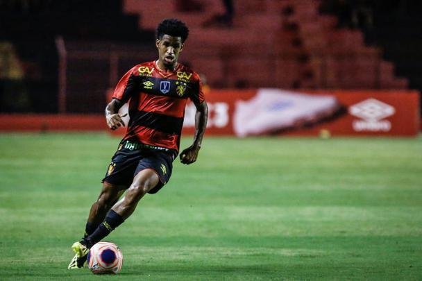 O Sport recebeu o Retrô FC em jogo adiantado da 5ª rodada do Campeonato Pernambucano. A partida marcou a estreia da Ilha do Retiro na temporada 2020