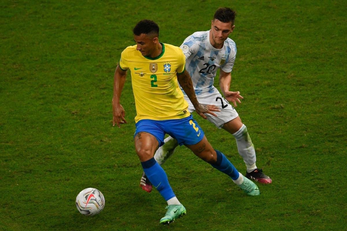 Argentina venceu Brasil por 1 a 0, no Maracan, e conquistou 15 da Copa Amrica. Gol foi marcado pelo meia-atacante Di Mara