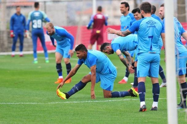 Cruzeiro iniciou preparao para clssico contra o Atltico com reservas em campo na Toca da Raposa II