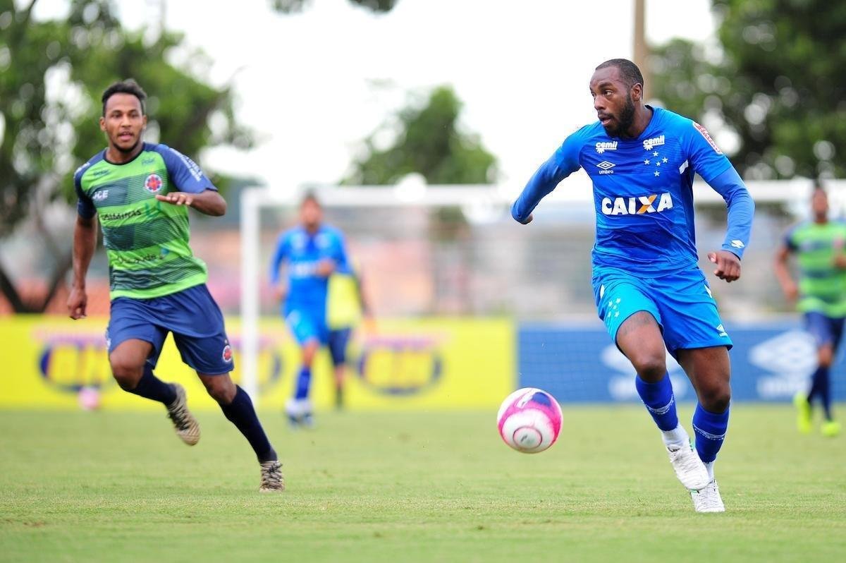 Imagens do jogo-treino entre Cruzeiro e Ipatinga, na Toca da Raposa II, nesta sexta-feira (12/01)