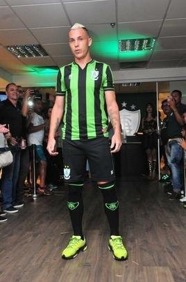 Coleo de uniformes do Amrica da temporada 2019. Clube adotou marca prpria, a Sparta. Por isso, desfile na loja do clube, no shopping Boulevard, em BH, foi ao estilo espartano