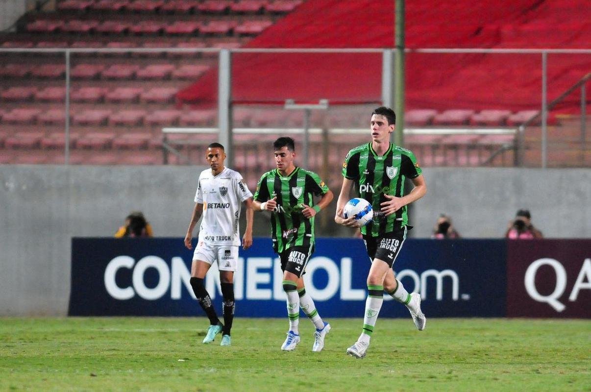 Conti marcou para o Amrica no clssico contra o Atltico
