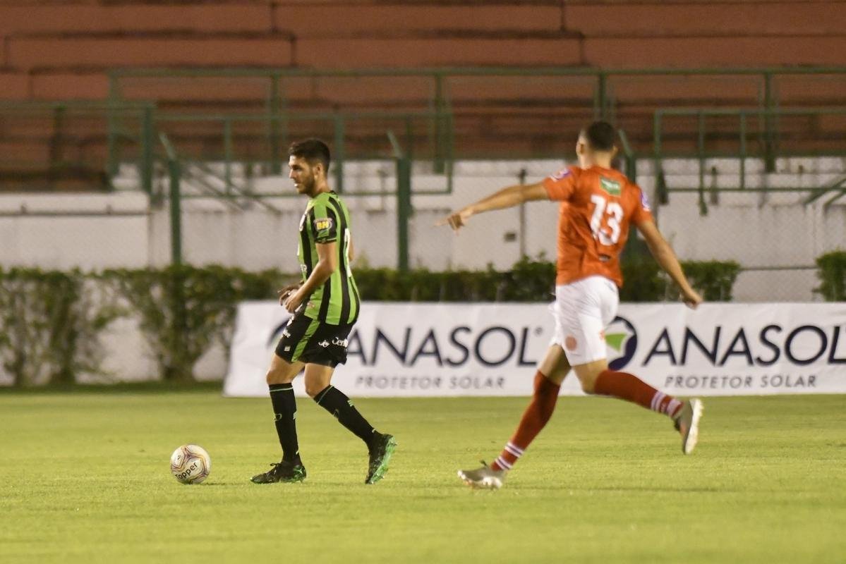 Amrica e Tupynambs se enfrentaram pela 3 rodada do Campeonato Mineiro