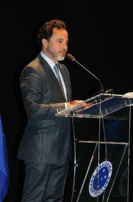 Mestre de cerimnia da posse cruzeirense foi feita pelo novo vice-presidente executivo, Marco Antnio Lage