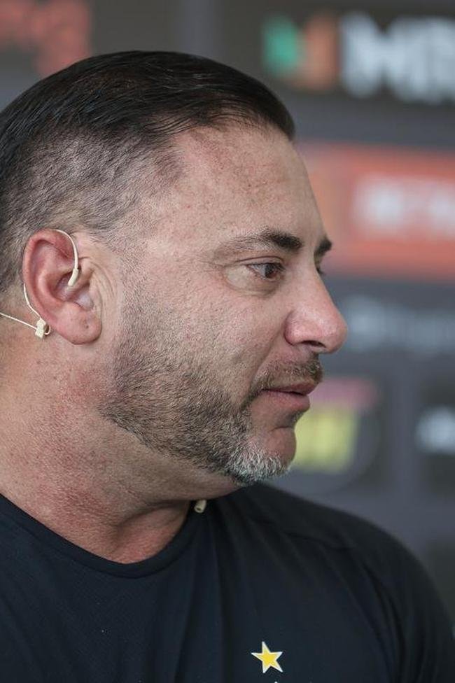 O tcnico argentino 'El Turco' Mohamed foi apresentado pelo Atltico nesta tera-feira (25/01) ao lado do presidente do clube, Srgio Coelho.