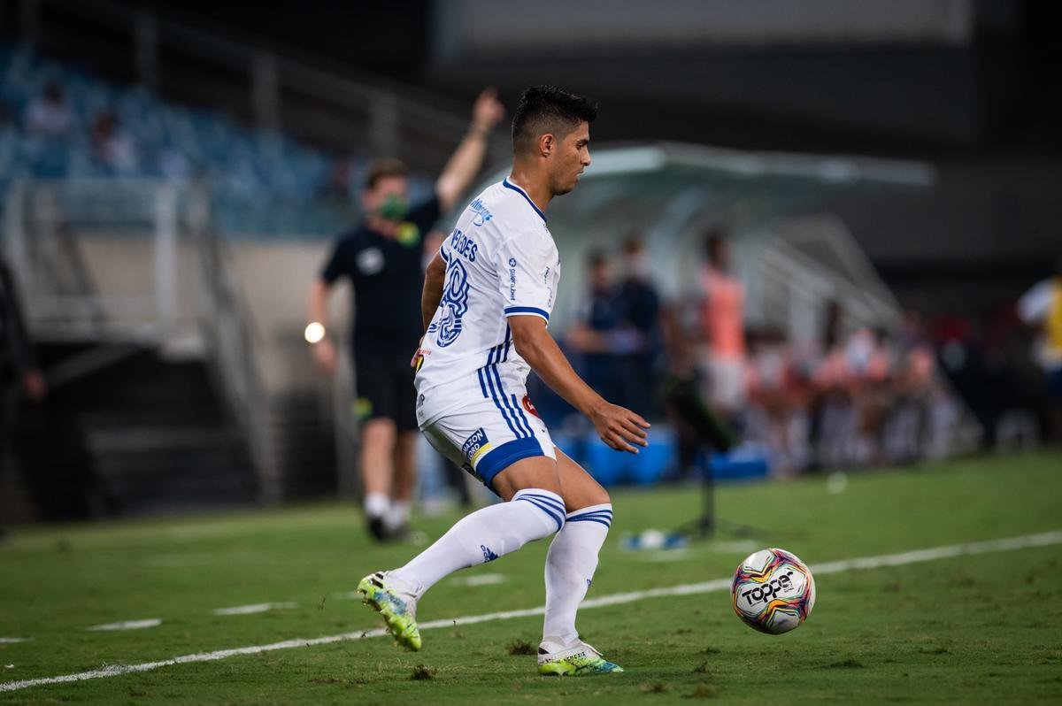 Fotos do duelo entre Cuiab e Cruzeiro, na Arena Pantanal, pela Srie B