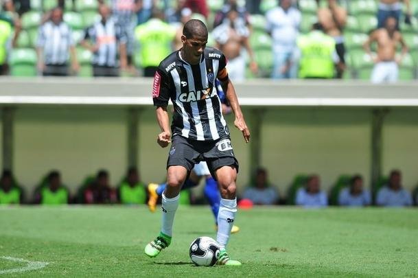 Imagens de lances do clssico mineiro realizado neste domingo, no Horto