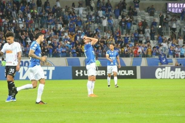Fotos de Cruzeiro x Corinthians, no Mineiro, pela oitava rodada do Campeonato Brasileiro